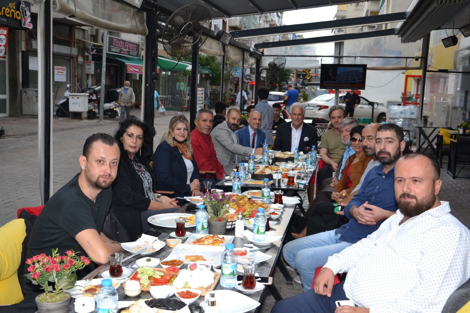 Salih Erkek Yazdı...