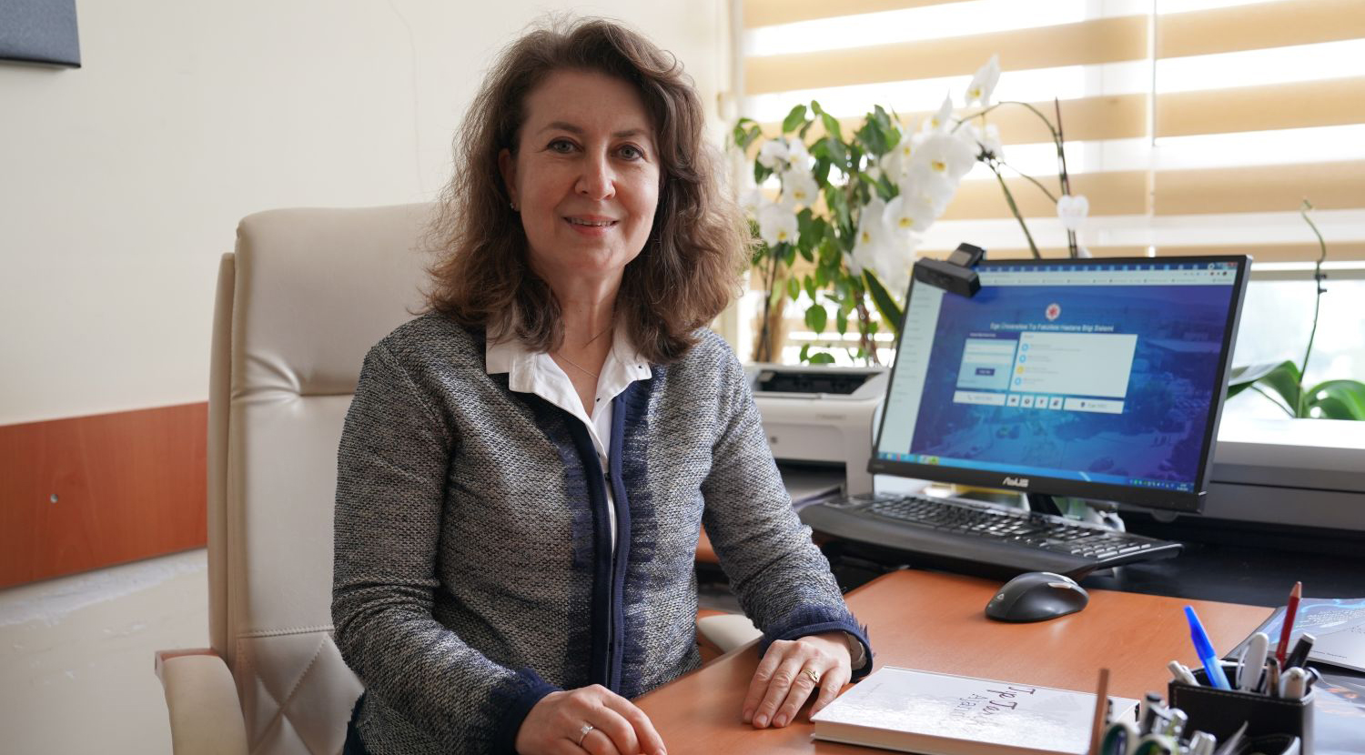 Egeli akademisyenlerden “MS Beslenme Rehberi” kitabı