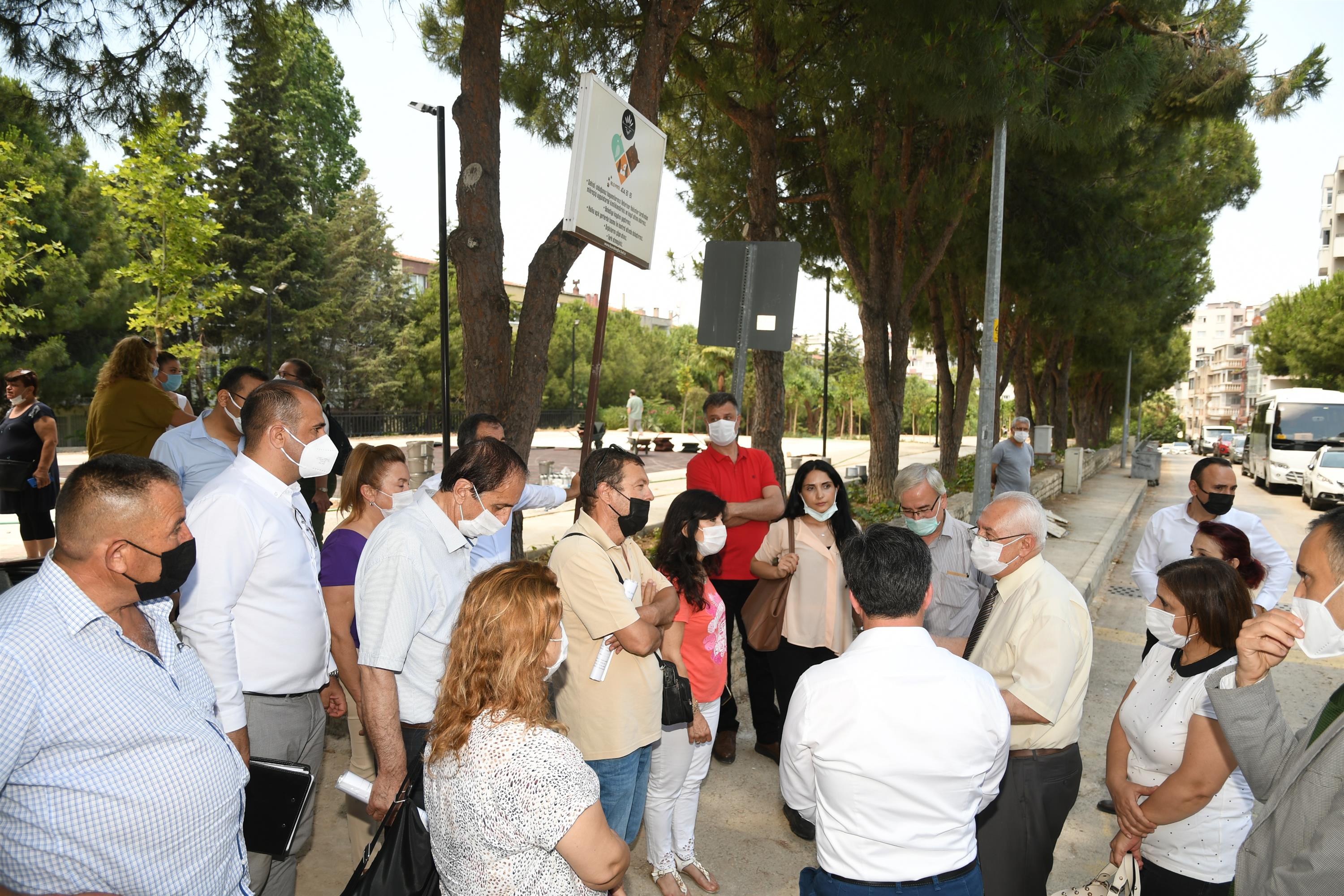 Karabağlar'ın dört bir yanında çalışma yürütülüyor