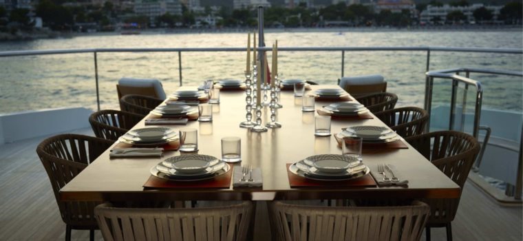 Ramazan'da Teknede İftar Deneyimi İçin Rezervasyon Rehberi