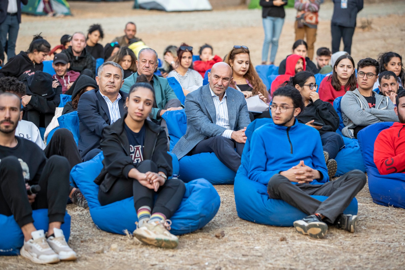 Başkan Soyer'den “Gençler Suyu Konuşuyor” kampına ziyaret
