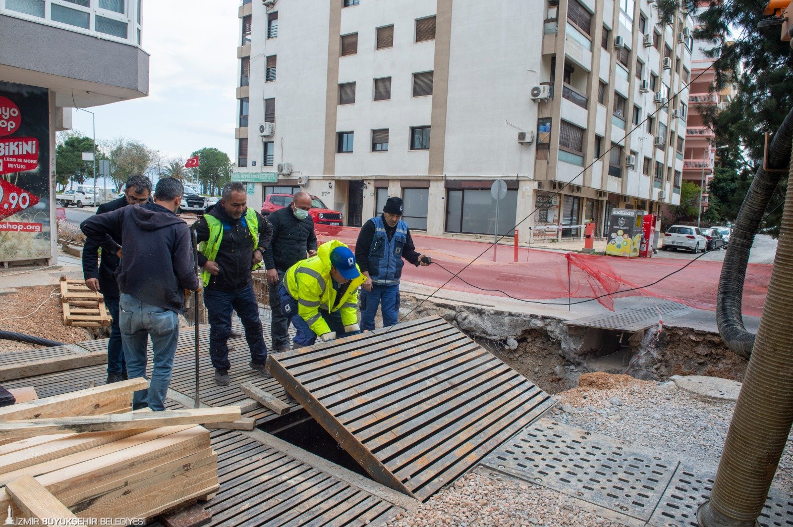 Güzelyalı’da su taşkınlarını önlemek için planlanan çalışmalar hayata geçiriliyor