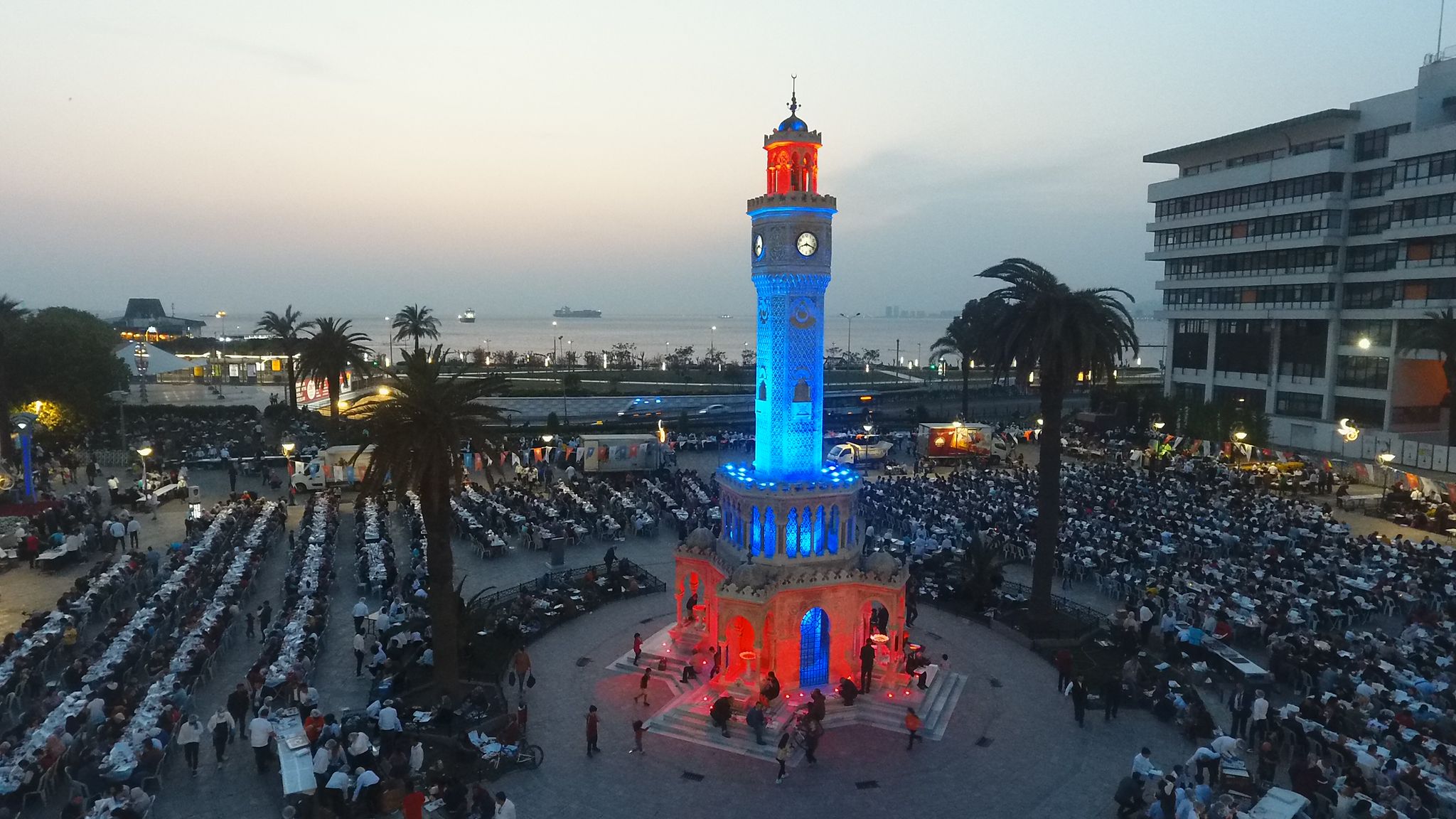 AK Parti'den büyük iftar buluşması