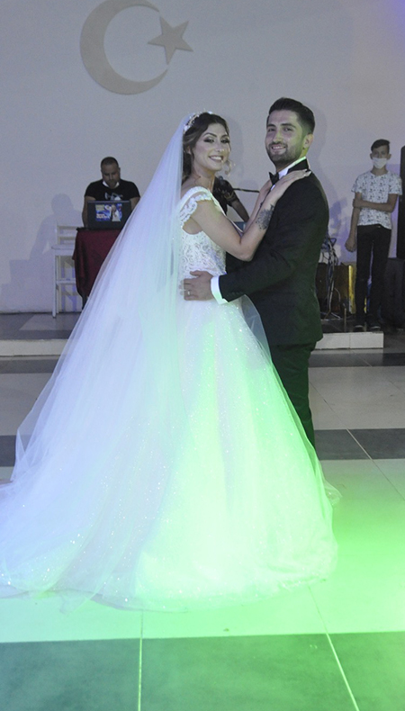 DÜNYAEVİNE GİRDİLER