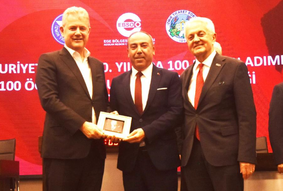 Alptekin Ailesini Gururlandıran Ödül