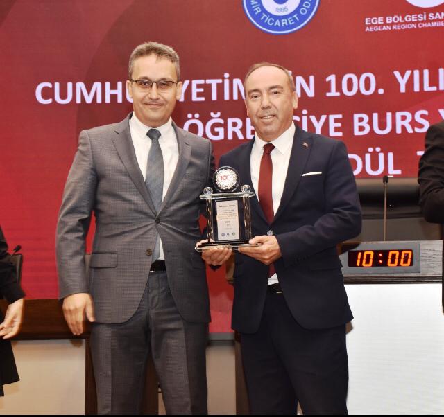 Alptekin Ailesini Gururlandıran Ödül