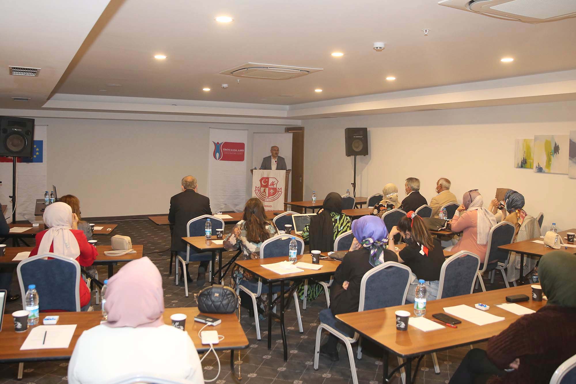 Vali Köşger’den Gençlere Tavsiye: “Önce Kendinize Güvenin”