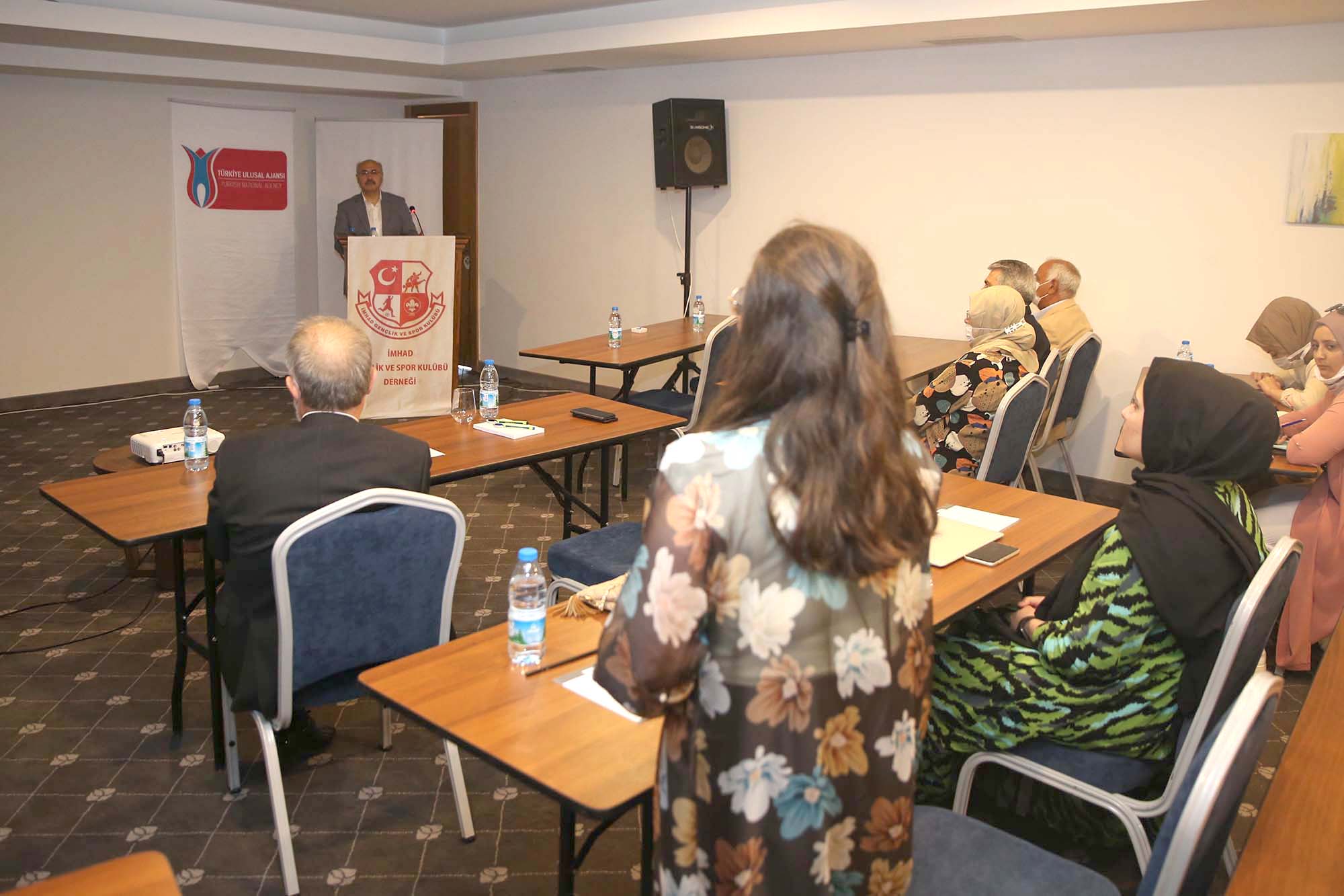 Vali Köşger’den Gençlere Tavsiye: “Önce Kendinize Güvenin”