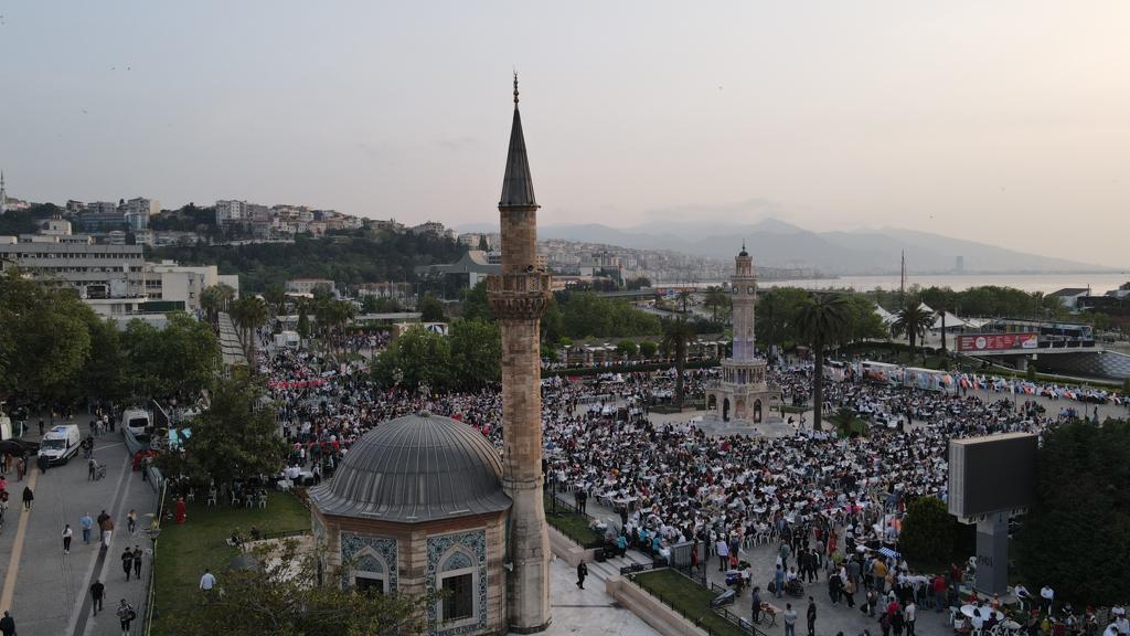 AK Parti'den büyük iftar buluşması