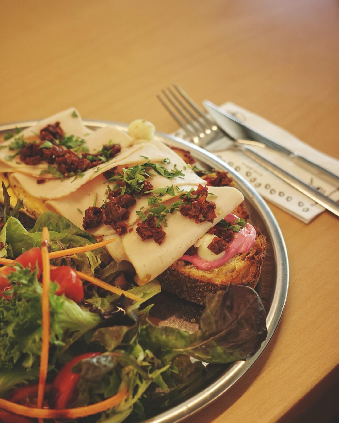 Eye Opıa Coffee Shop Bornova Şubesi’ne taze kan: Ulaş Takyacı da ortak oldu!