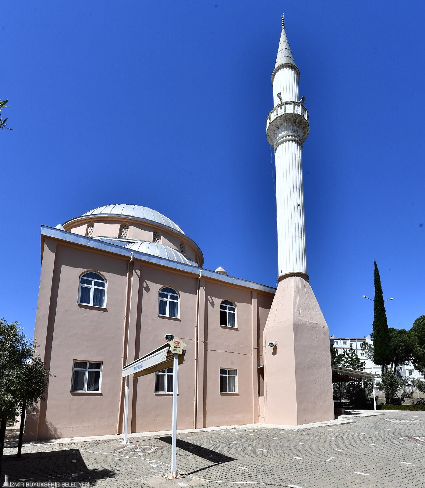 Göçmen Konutları Camii yeni bir çehreye kavuştu
