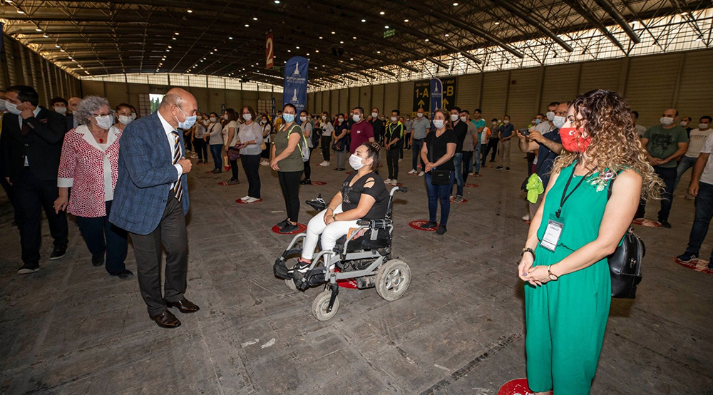 Başkan Soyer İzmir gönüllülerini ziyaret etti