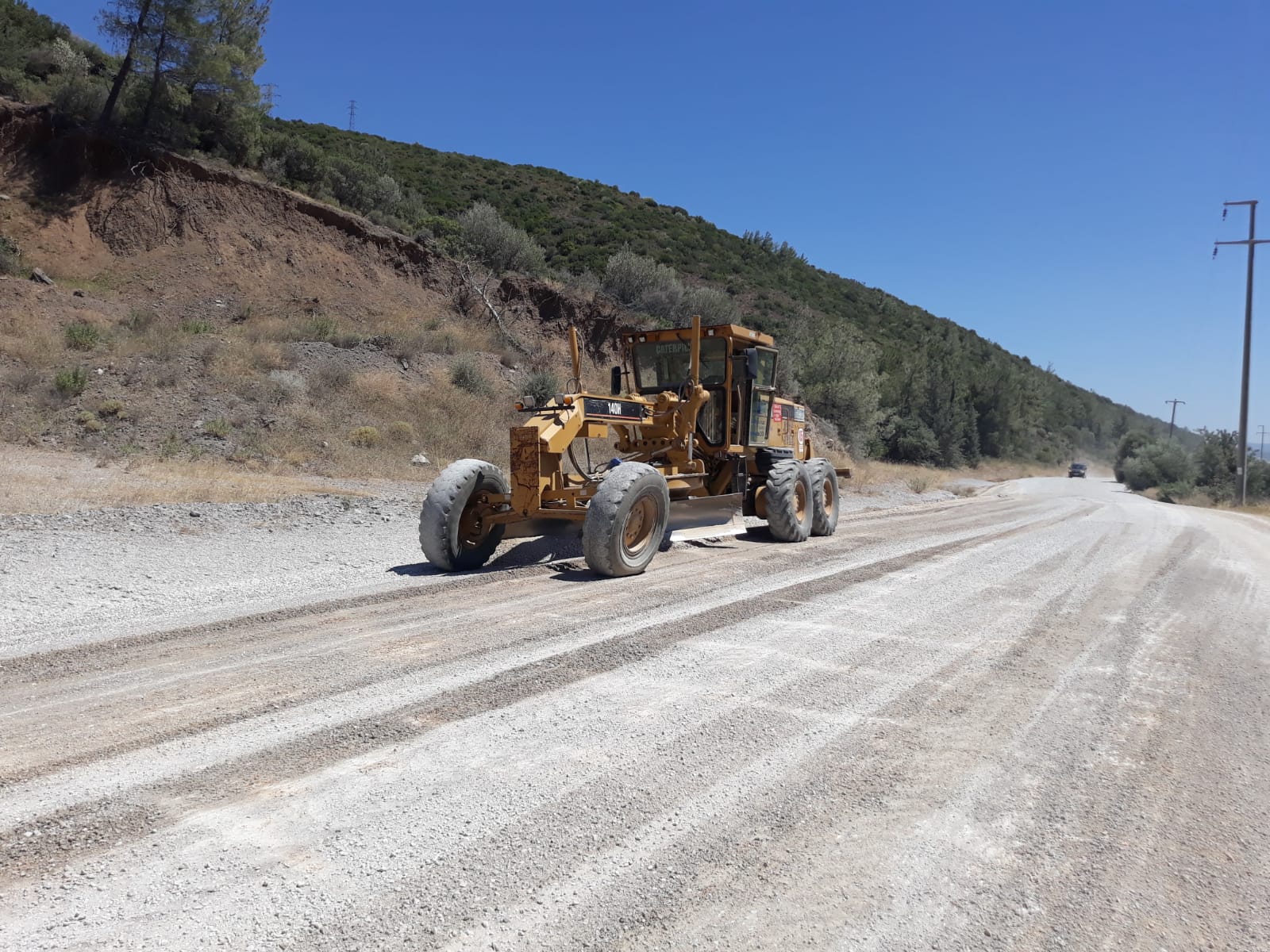 ŞİKAYETE SEBEP OLAN YOLDA ÇALIŞMALAR HIZLANDI