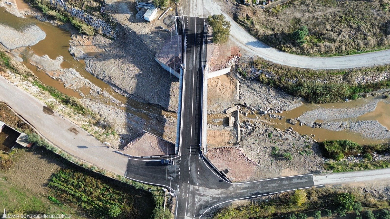 Dirençli Kent’in köprüleri kuruldu