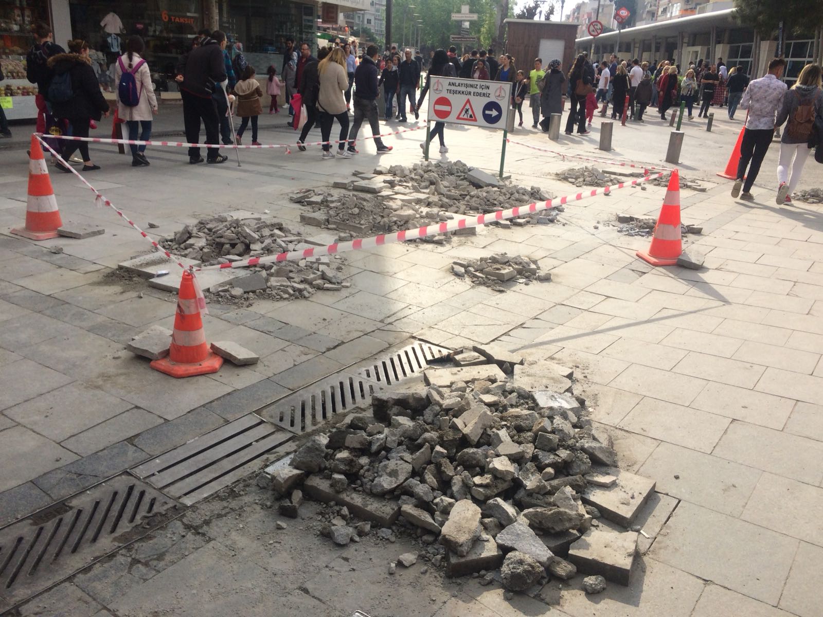 DARISI KARŞIYAKA ÇARŞISININ BAŞINA