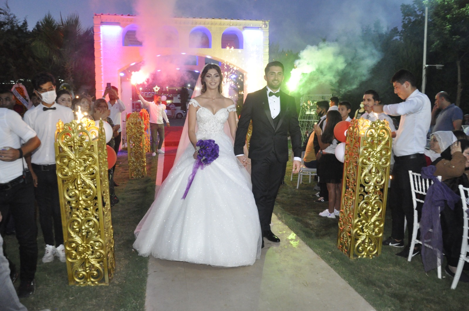 DÜNYAEVİNE GİRDİLER