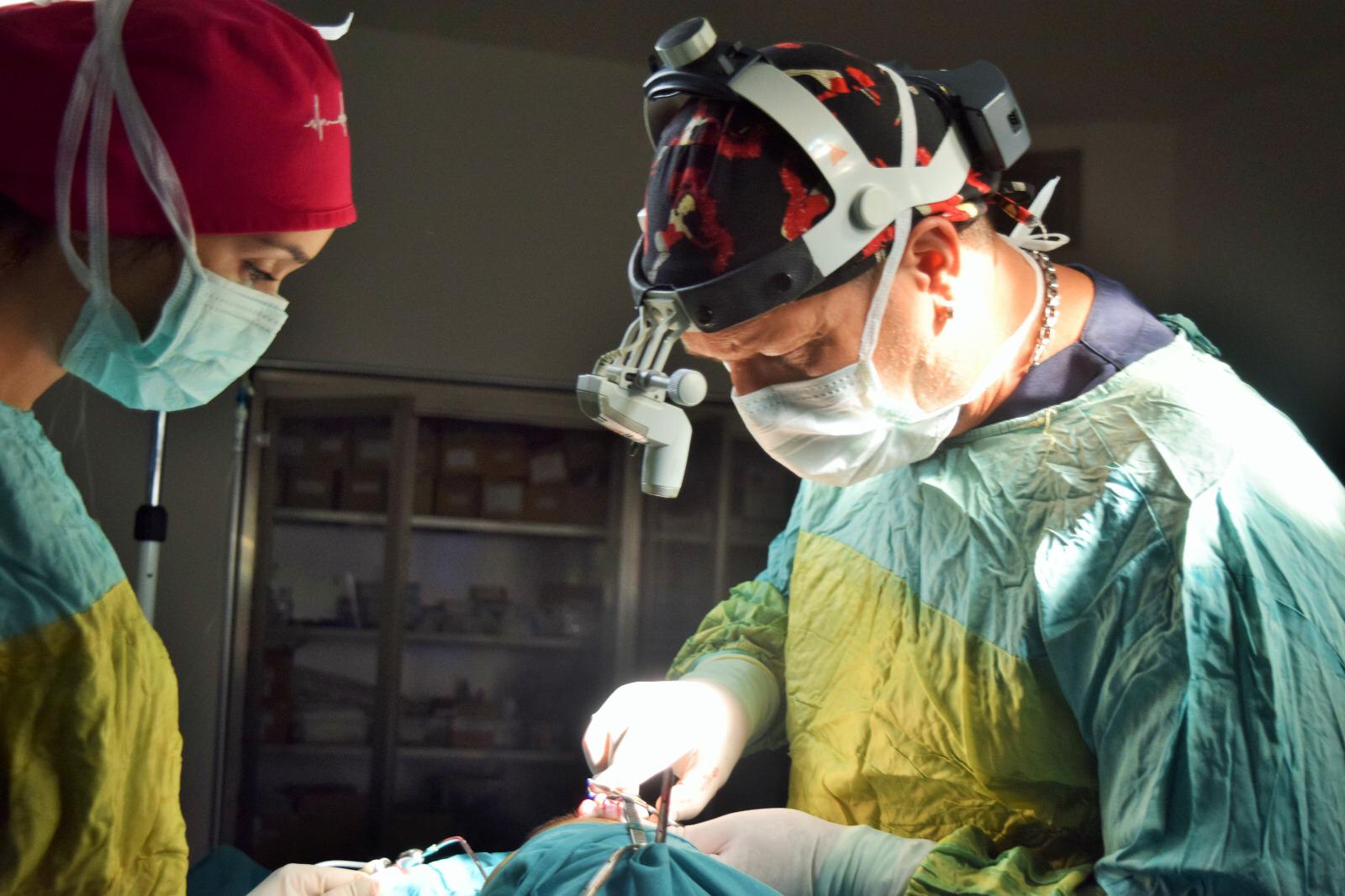 Gazetem İzmir imtiyaz sahibi Salih Erkek geçirdiği operasyon sonrası hastaları uyardı: "Doktorunuzu iyi seçin"