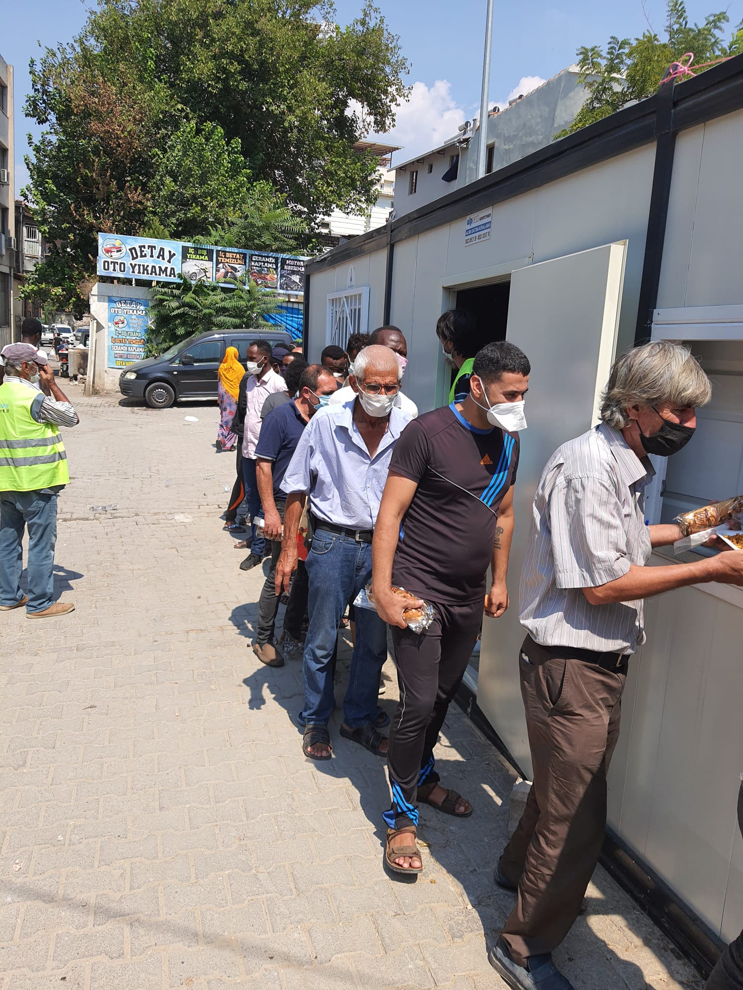 YARALARA MERHEM OLUYORLAR…