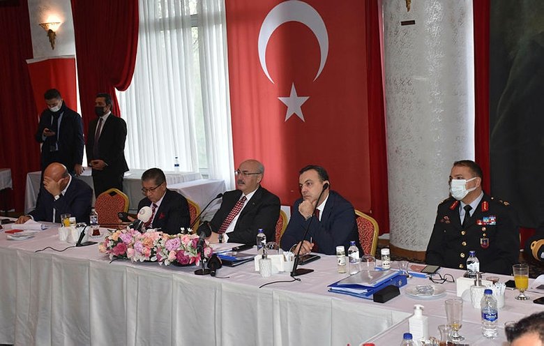 Vali Köşger'den İzmir'in narkotik raporu: Yaygın kullanım vurgusu!