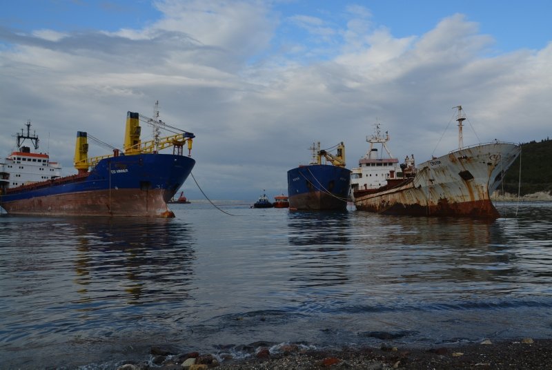 İzmir’in 'hayalet gemileri' ekonomiye katkı sağlıyor