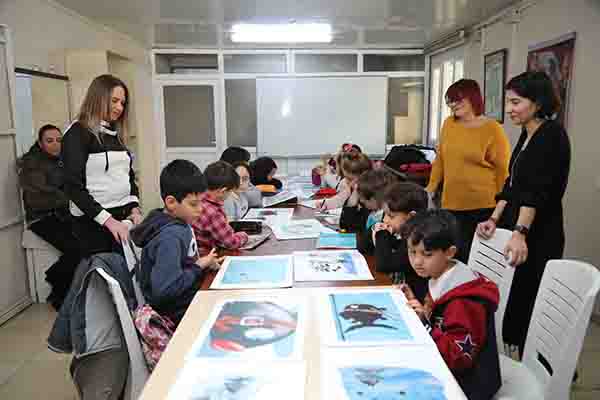 Masal atölyesi ile hayal güçleri artıyor