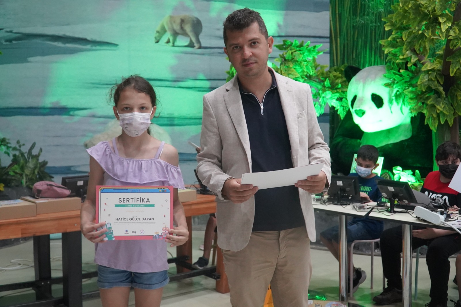 Öğrenciler sertifikalarını aldı