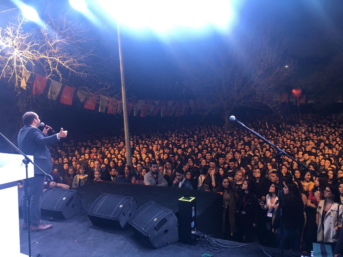 Soyer gençlere söz verdi