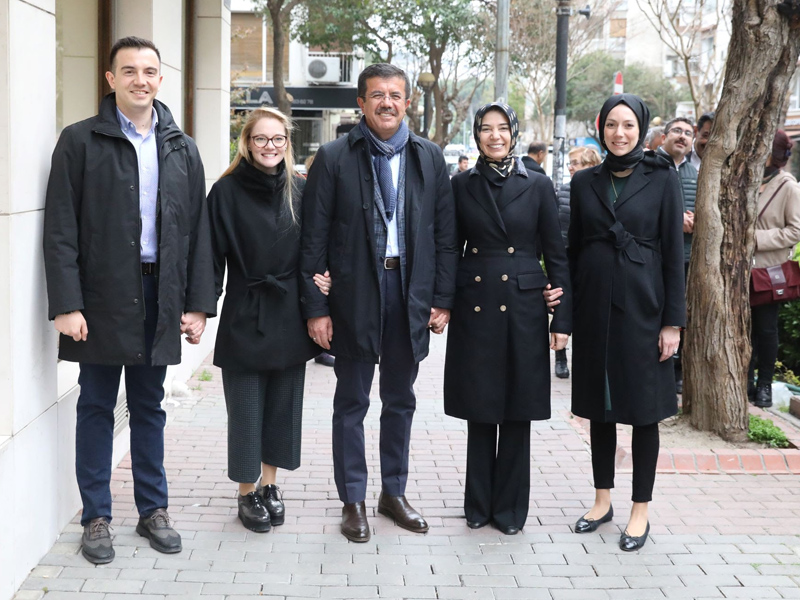 Zeybekci'nin selfie rekoru