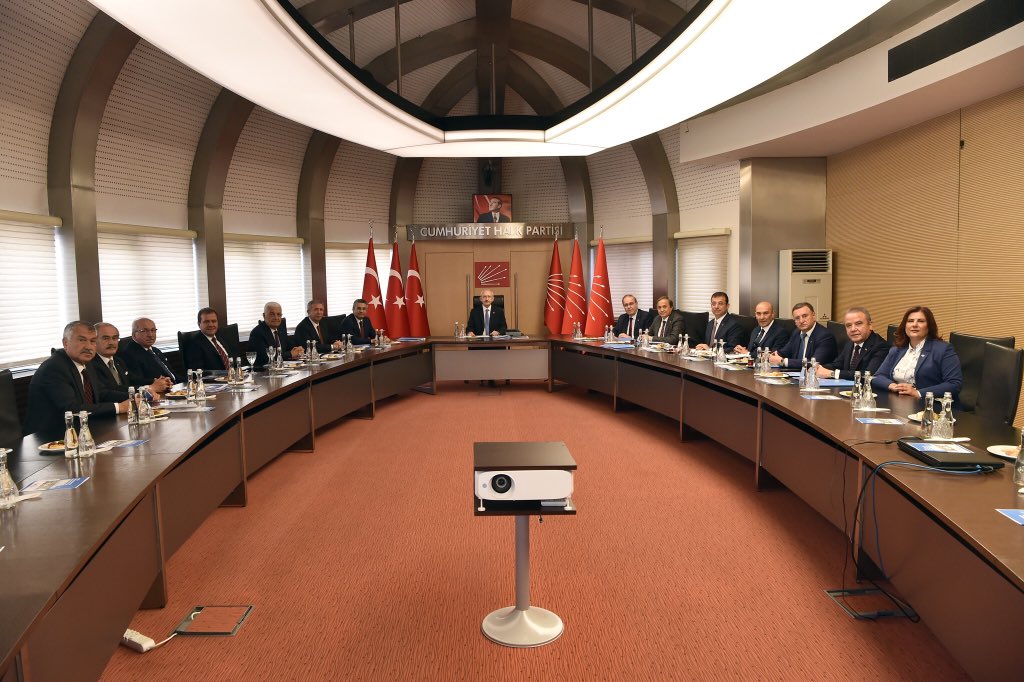 Kılıçdaroğlu, CHP'li büyükşehir belediye başkanları ile toplandı