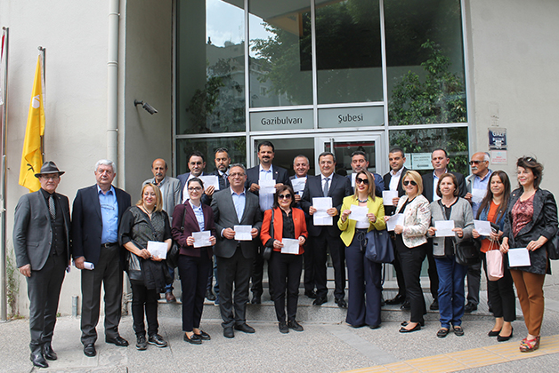 CHP Örgütleri İmamoğlu için sıraya girdi: İzmir'den bağış yağmuru!