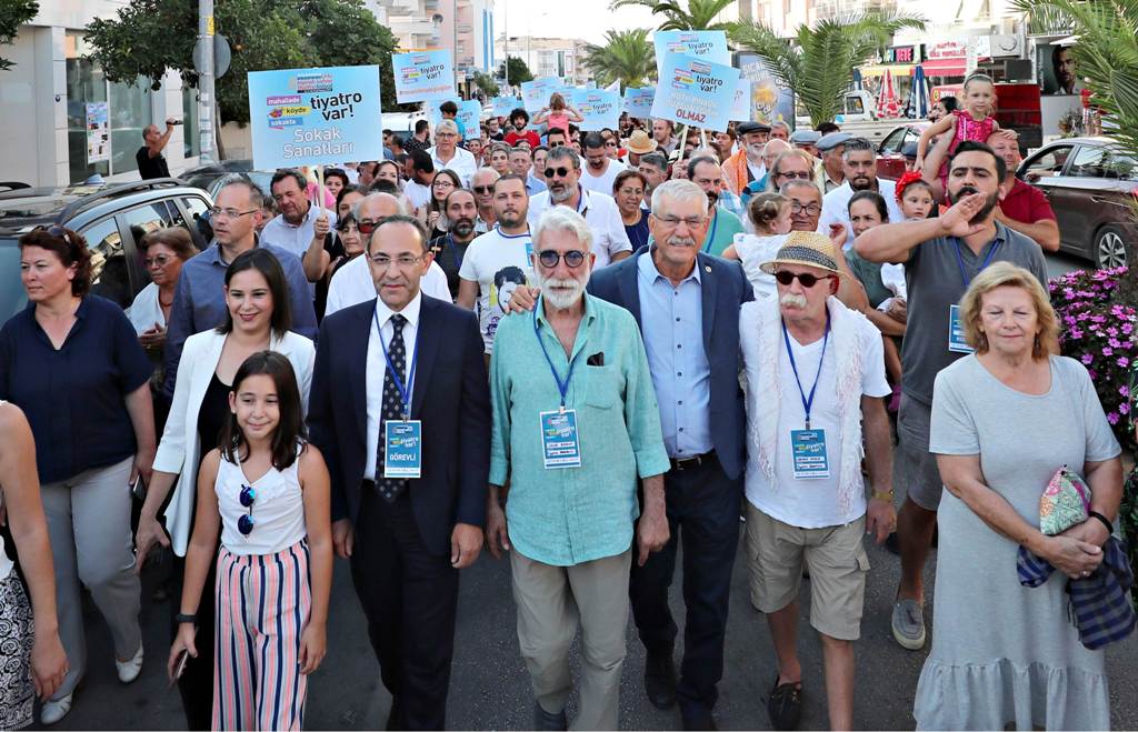 Urla'da sanat sokağa taştı