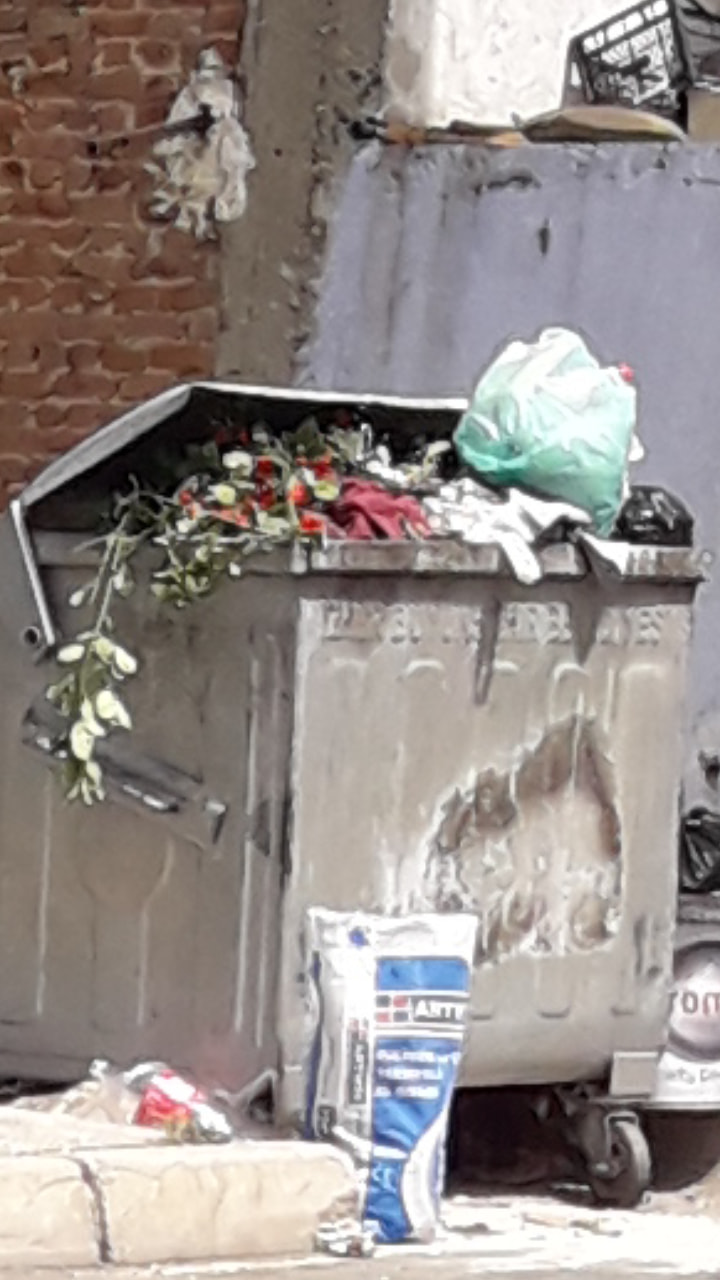 Konak'ta çöp sıkıntısı bitmek bilmiyor…