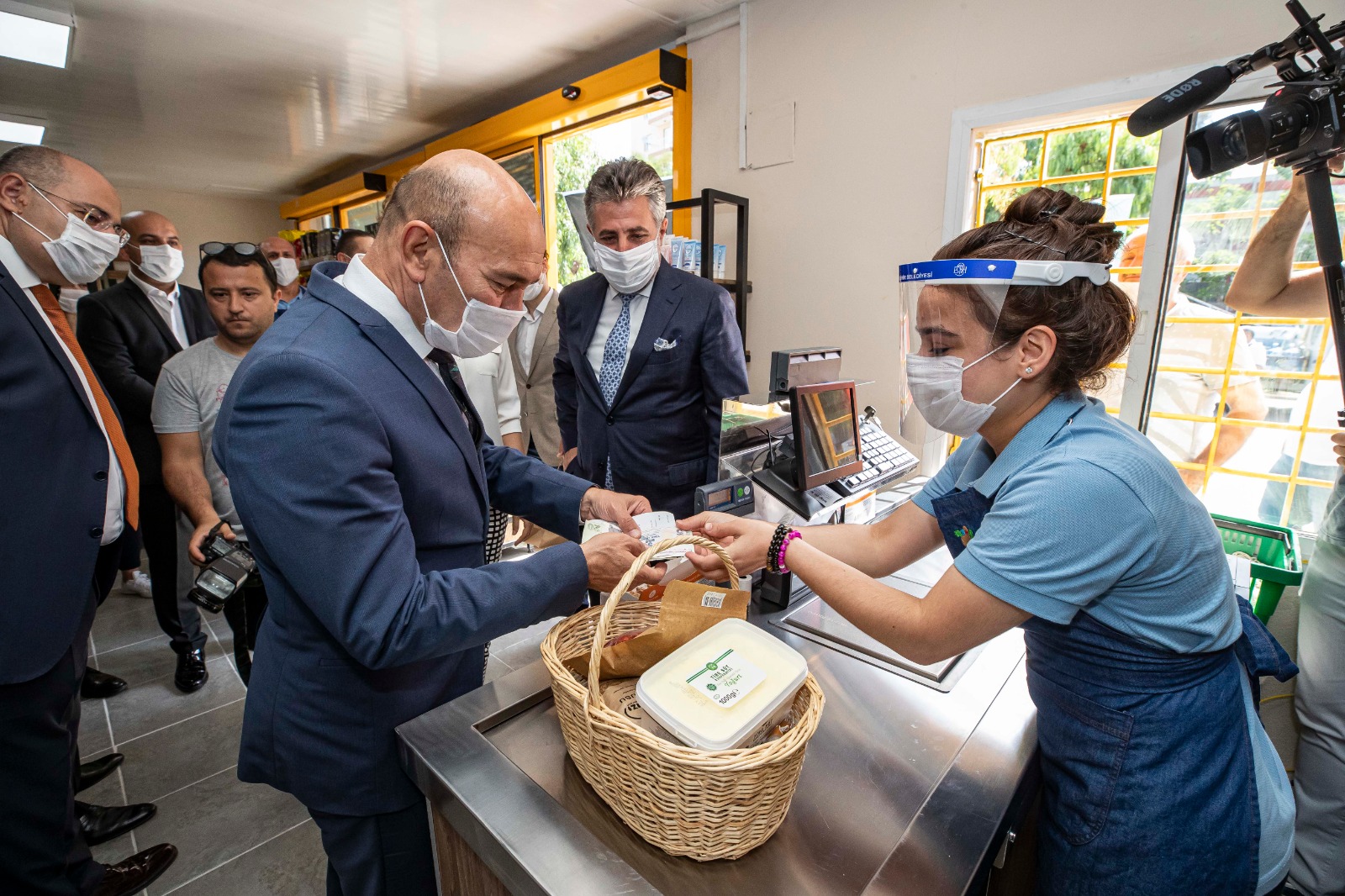 Bayraklı ve Karşıyaka’ya da açıldı