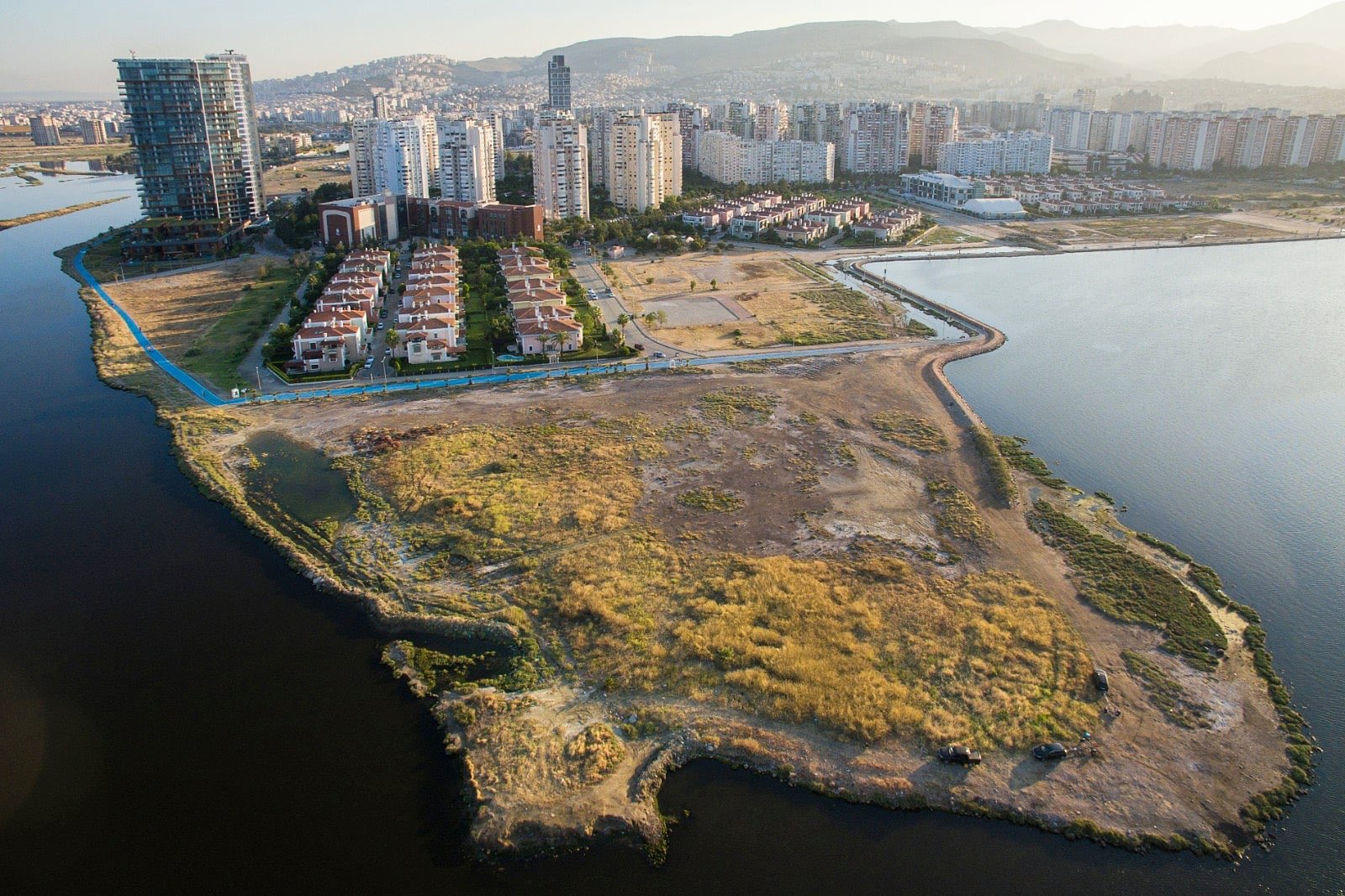Karşıyaka'daki tartışmalı satışta flaş gelişme: O firma vazgeçti!