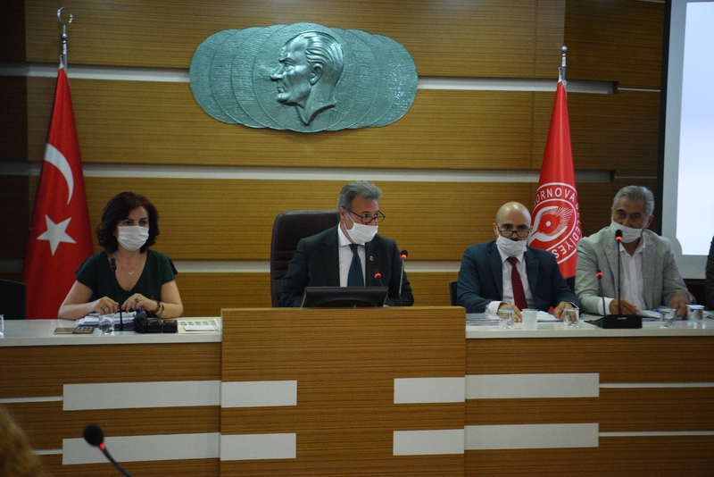 Başkan İduğ’dan başarılı gençlere ödül