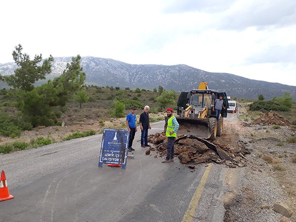 Karaburun yollarında bakım başladı