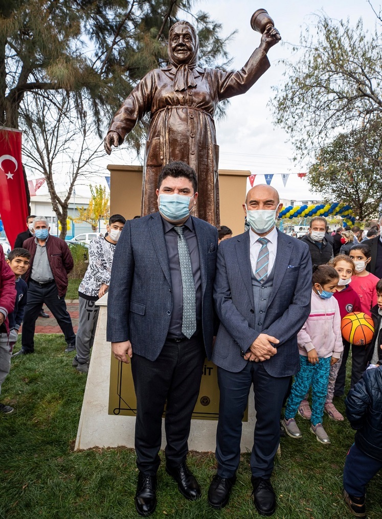 Adile Naşit İzmir’de ölümsüzleşti