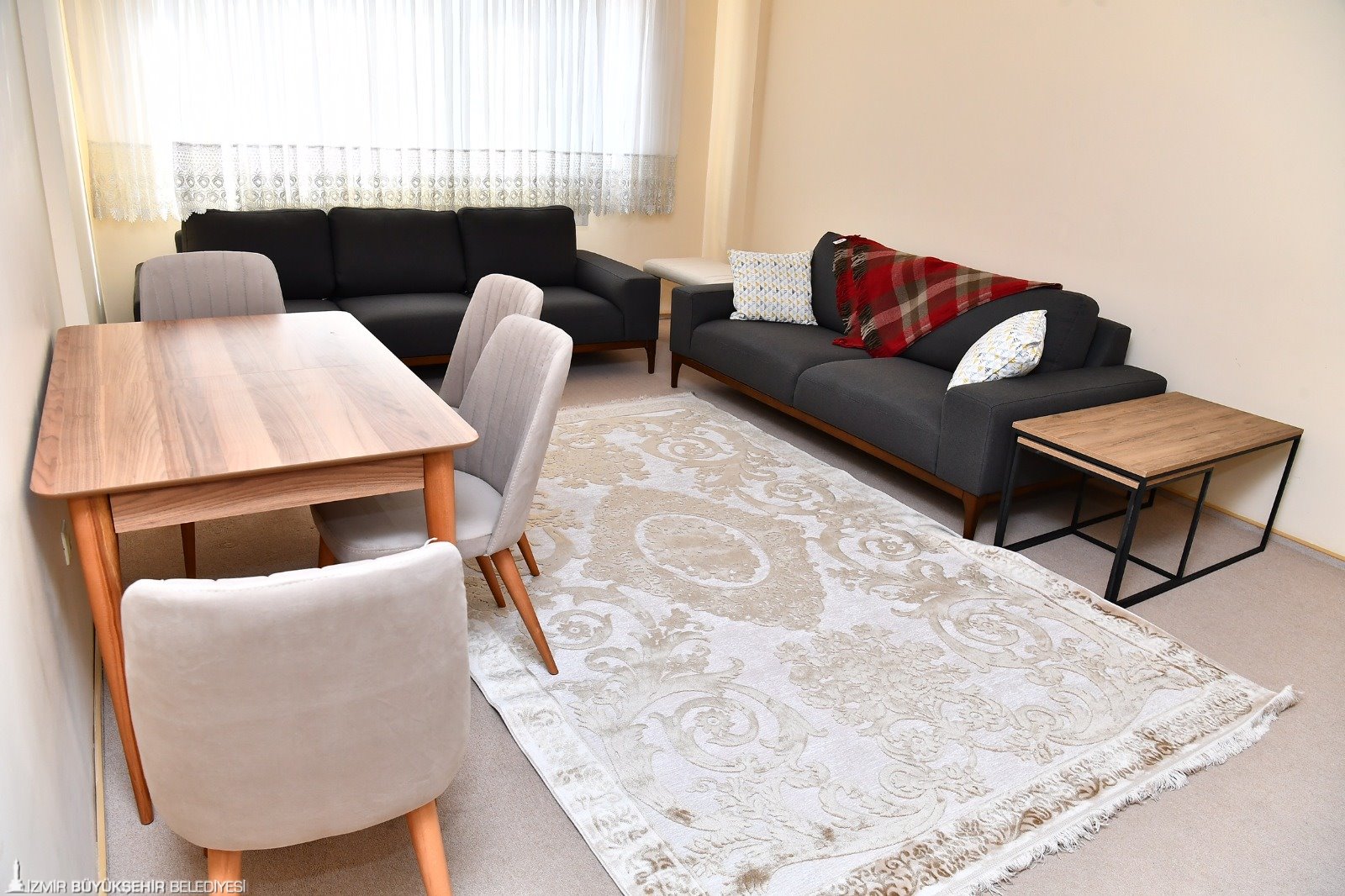 Uzundure'de 160 depremzede konutlarına yerleşti