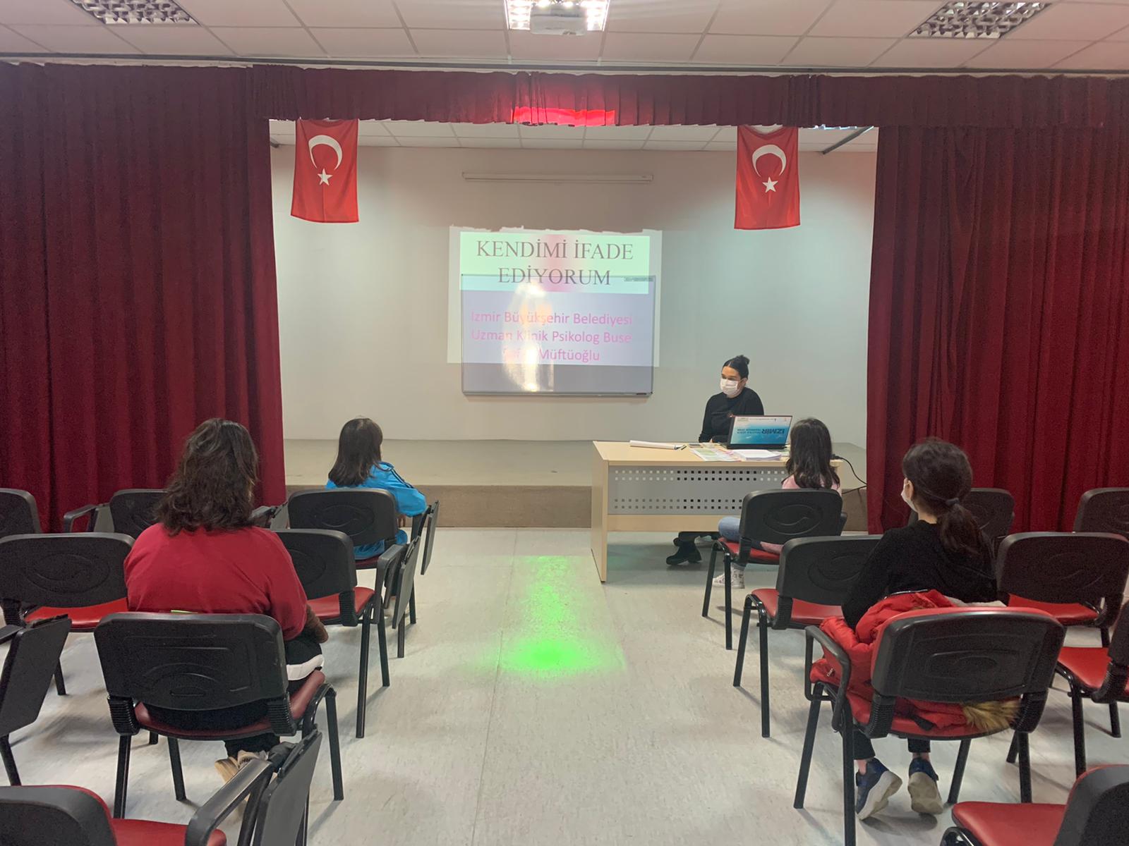 İzmir Büyükşehir Belediyesi depremzedelere desteğini sürdürüyor