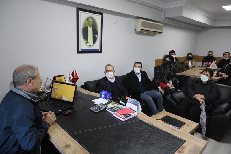 AK Parti İzmir İl Başkanı Kerem Ali Sürekli; “Bizim duvarla işimiz olmaz! Biriz, diriyiz…”