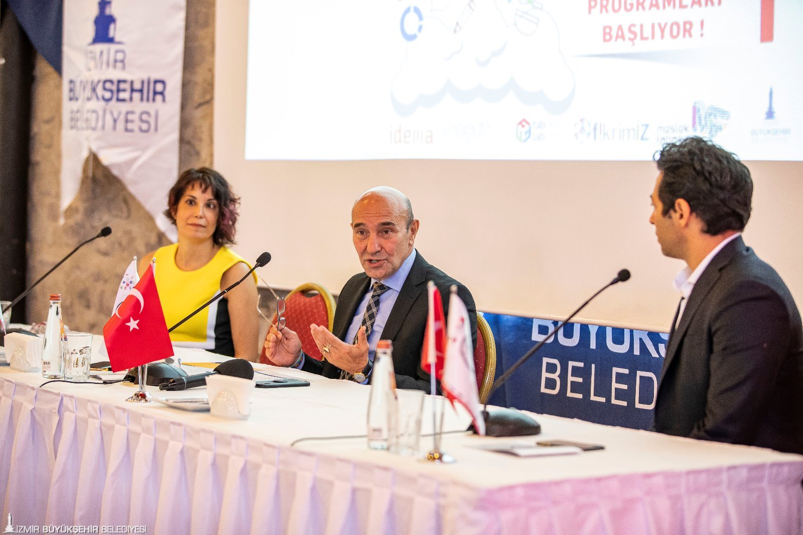 İzmirli genç girişimcilere müjde: FikrimİZ yola çıkıyor