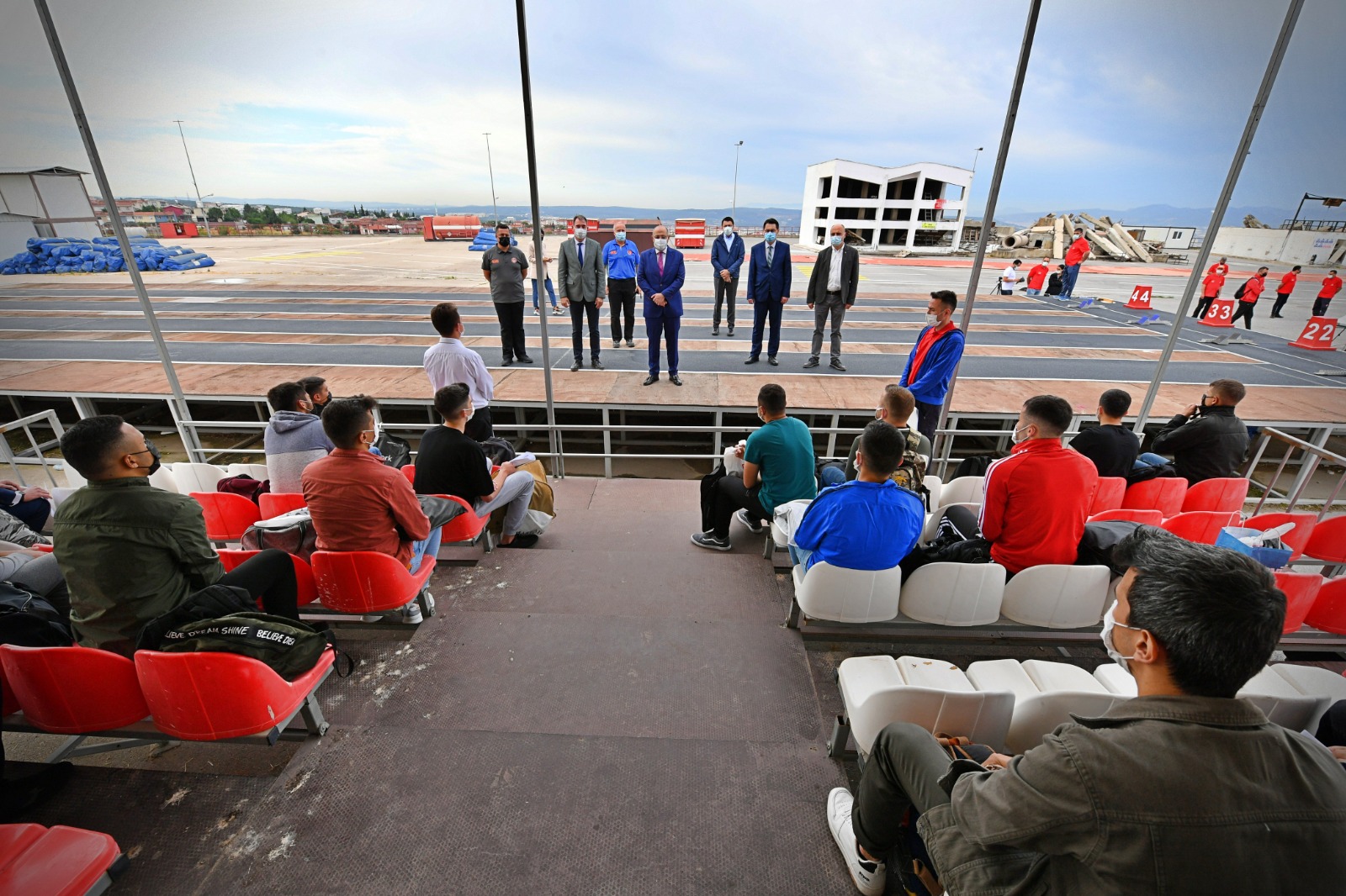 İzmir Büyükşehir Belediyesi’nden itfaiyeci adayları için şeffaf sınav “Hak eden kazanacak”