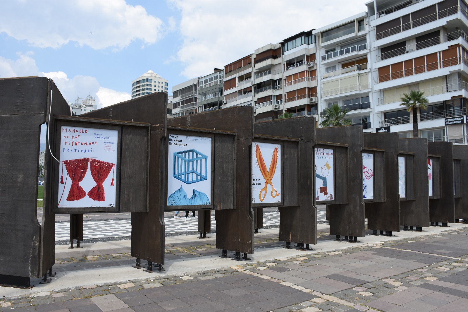 Emre Duygu Tiyatro Afişleri Sergisi açıldı