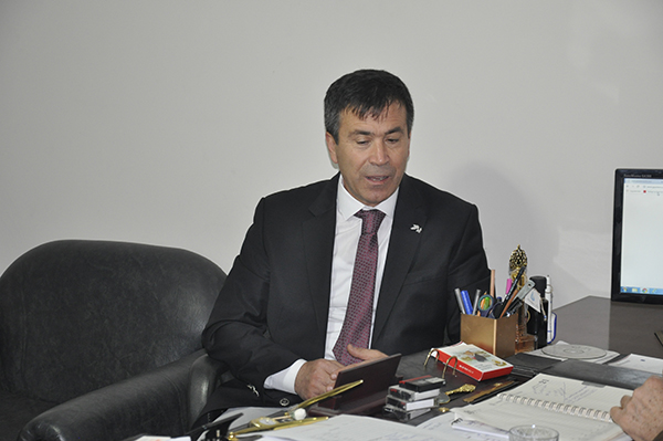 BİZİM ÜSLUBUMUZ SİYASETE BEYEFENDİLİĞİ KATMAK