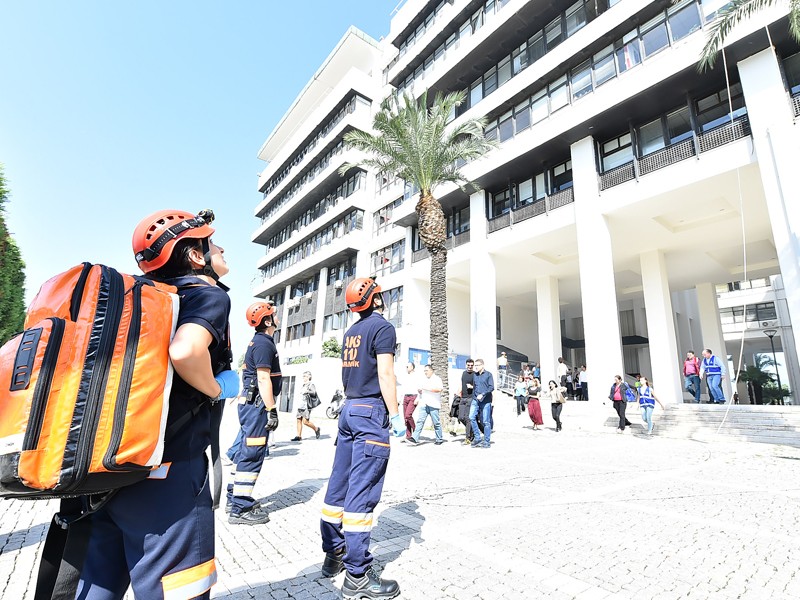 İtfaiyeden nefes kesen tatbikat