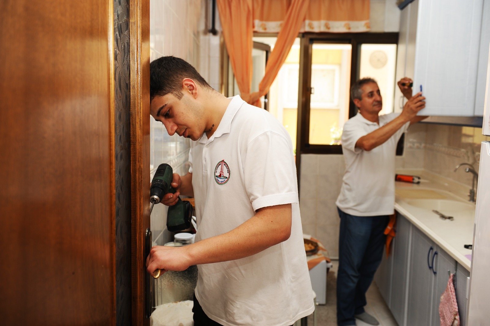 Karşıyaka Belediyesi’nin evde tamir hizmetine yoğun ilgi