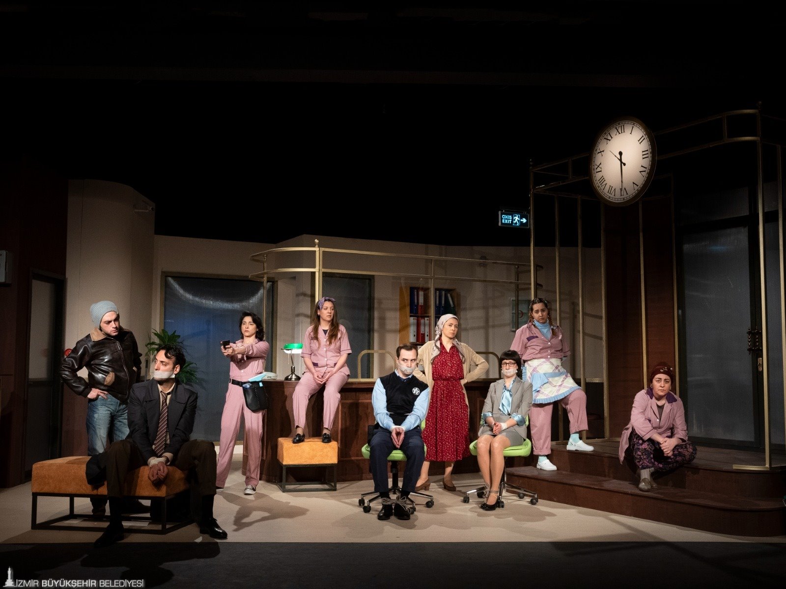 İzmir Şehir Tiyatroları sezonu kapalı gişe tamamladı