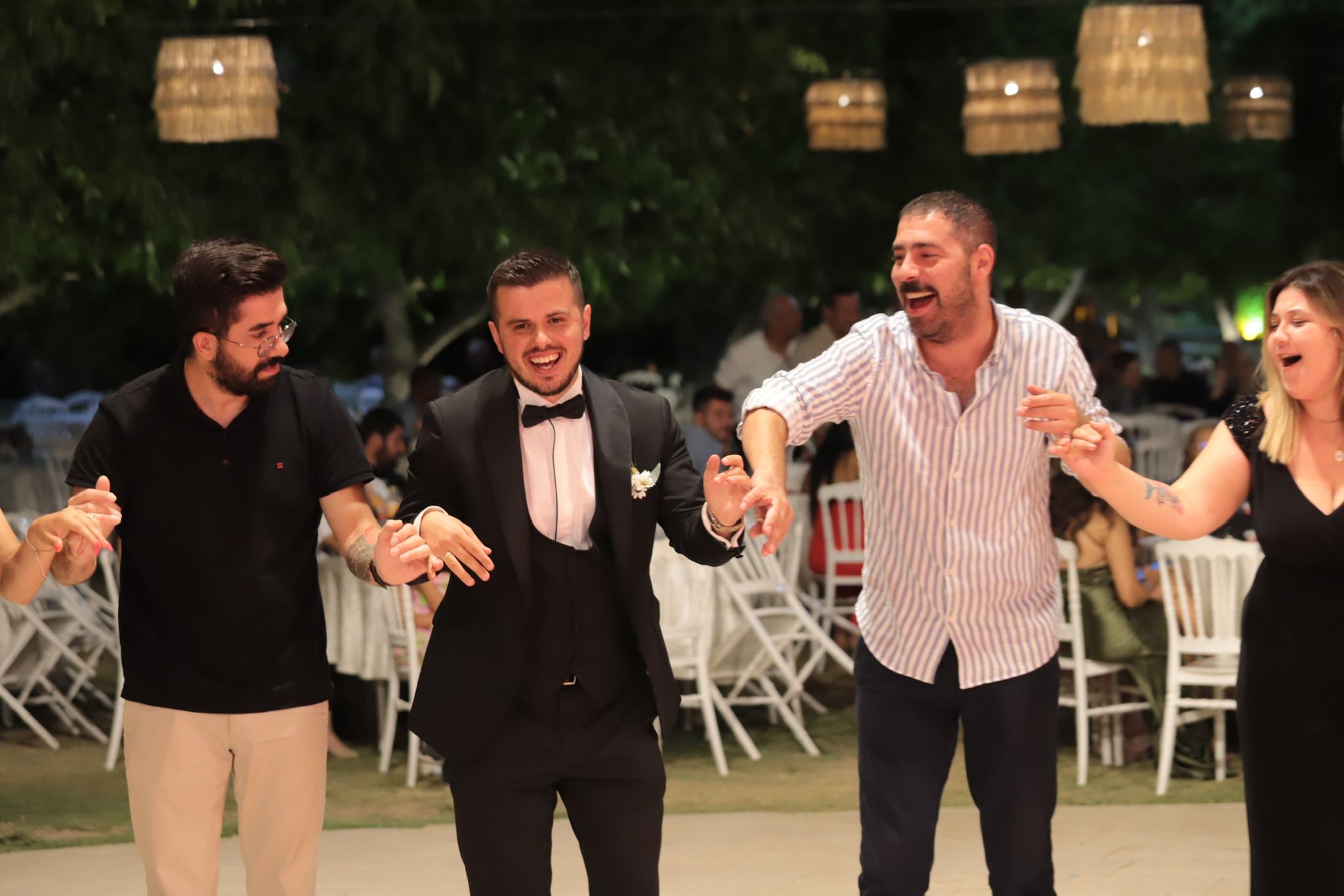 Duran ve Yenginer ailelerinin mutlu günü: Janset ve Kubilay dünya evine girdi