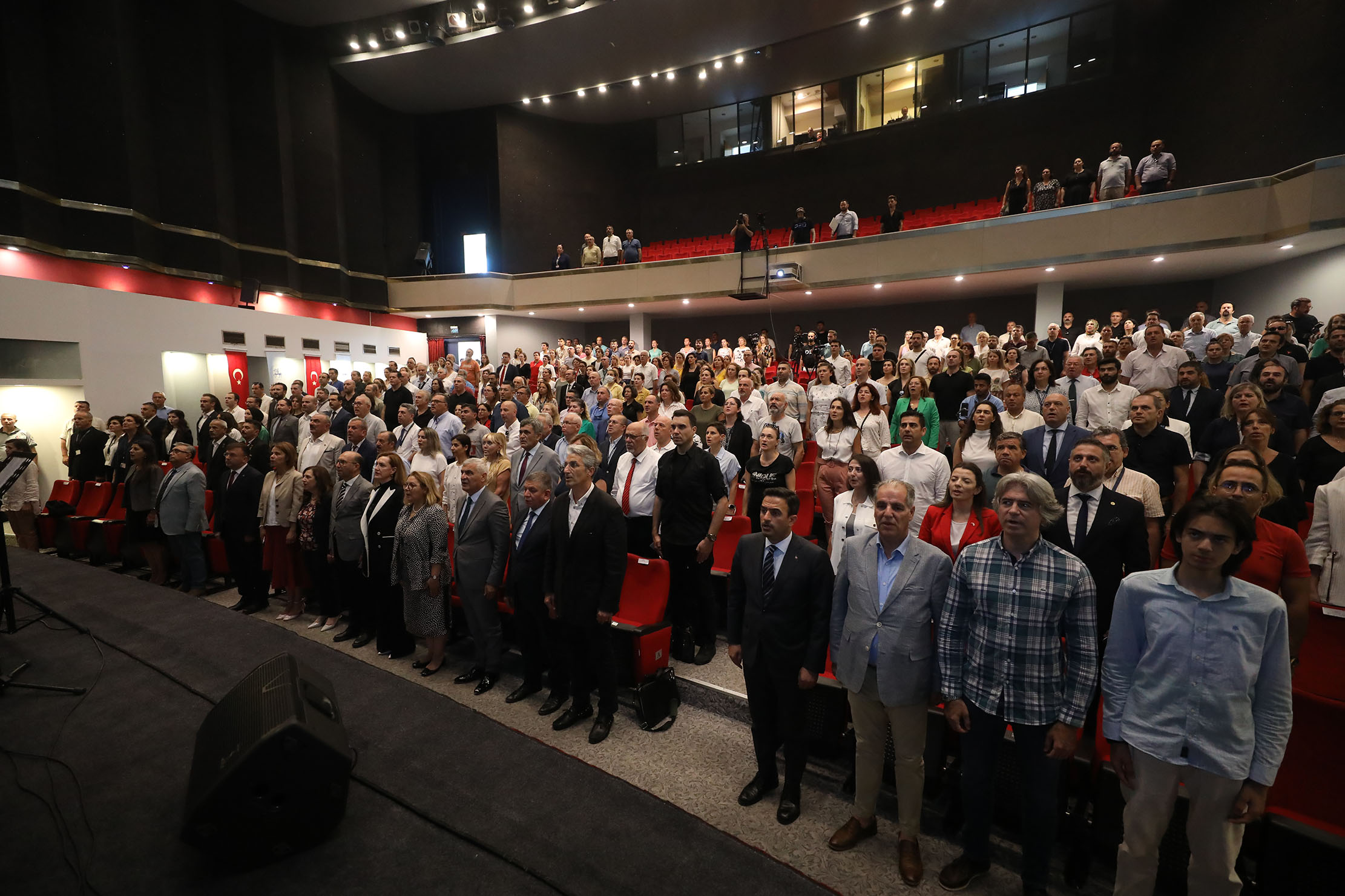 DEÜ REKTÖRÜ HOTAR: 15 TEMMUZU UNUTMADIK, UNUTTURMAYACAĞIZ