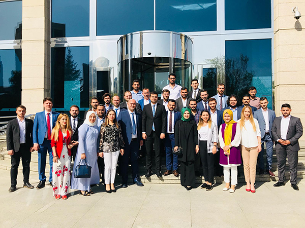 AK Gençlik İzmir'den Ankara çıkarması